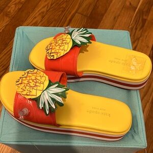 Kate Spade beach platforms gorgeous with EUC size 7